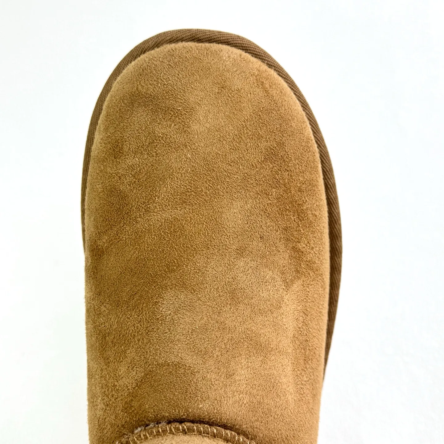 💰400 1016422 UGG KALLEN LACE Mainstream technology in the market: sheepskin and wool integrated. Use Longfeng A-grade sheepskin and wool integrated raw materials. The original leather panel is tanned and filled with fiber. It feels soft and has a uniform color. No further processing or compounding operations are required. Size: 35 36 37 38 39 40